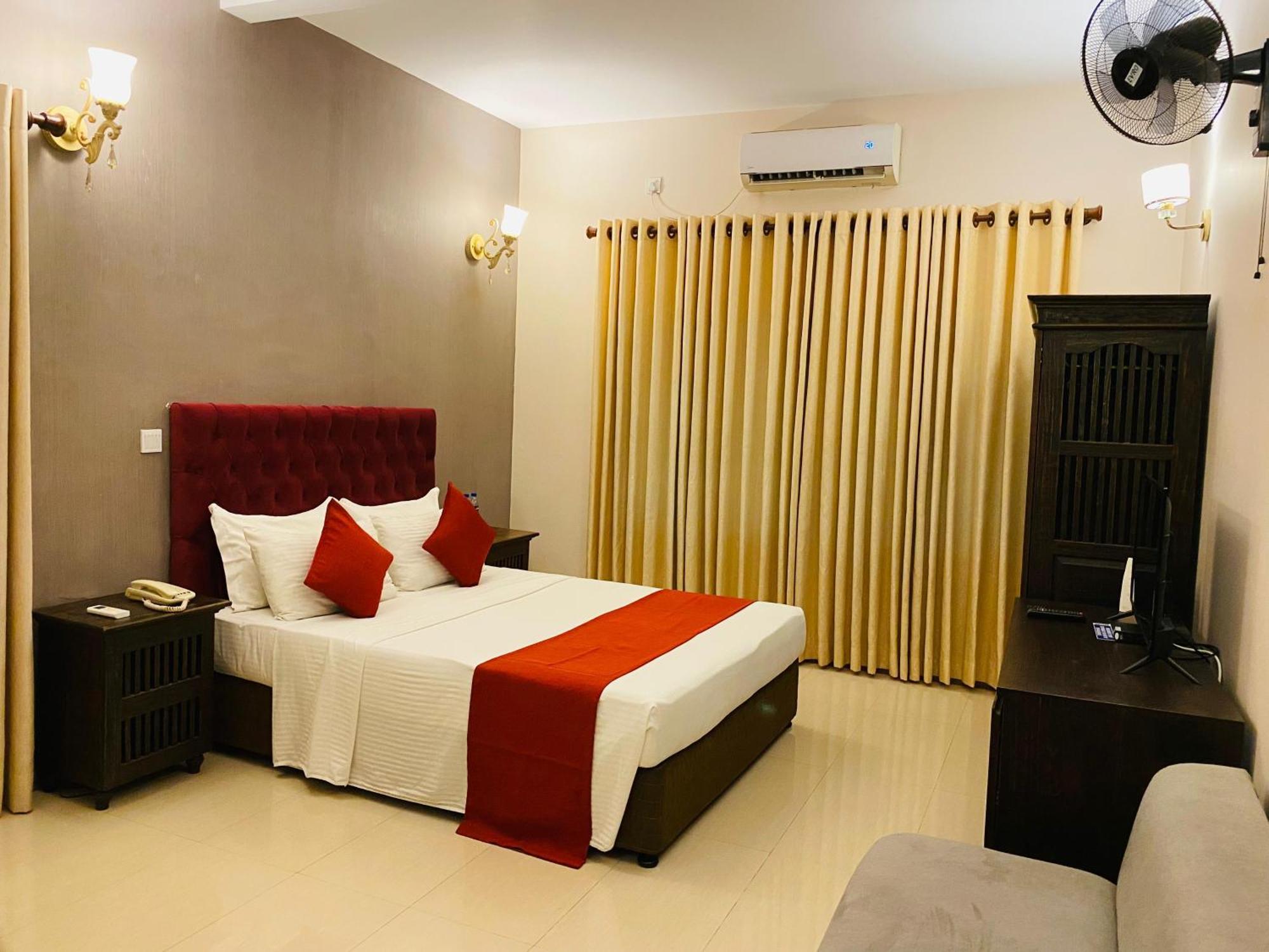 Forever City Hotel Kiribathgoda Exterior foto