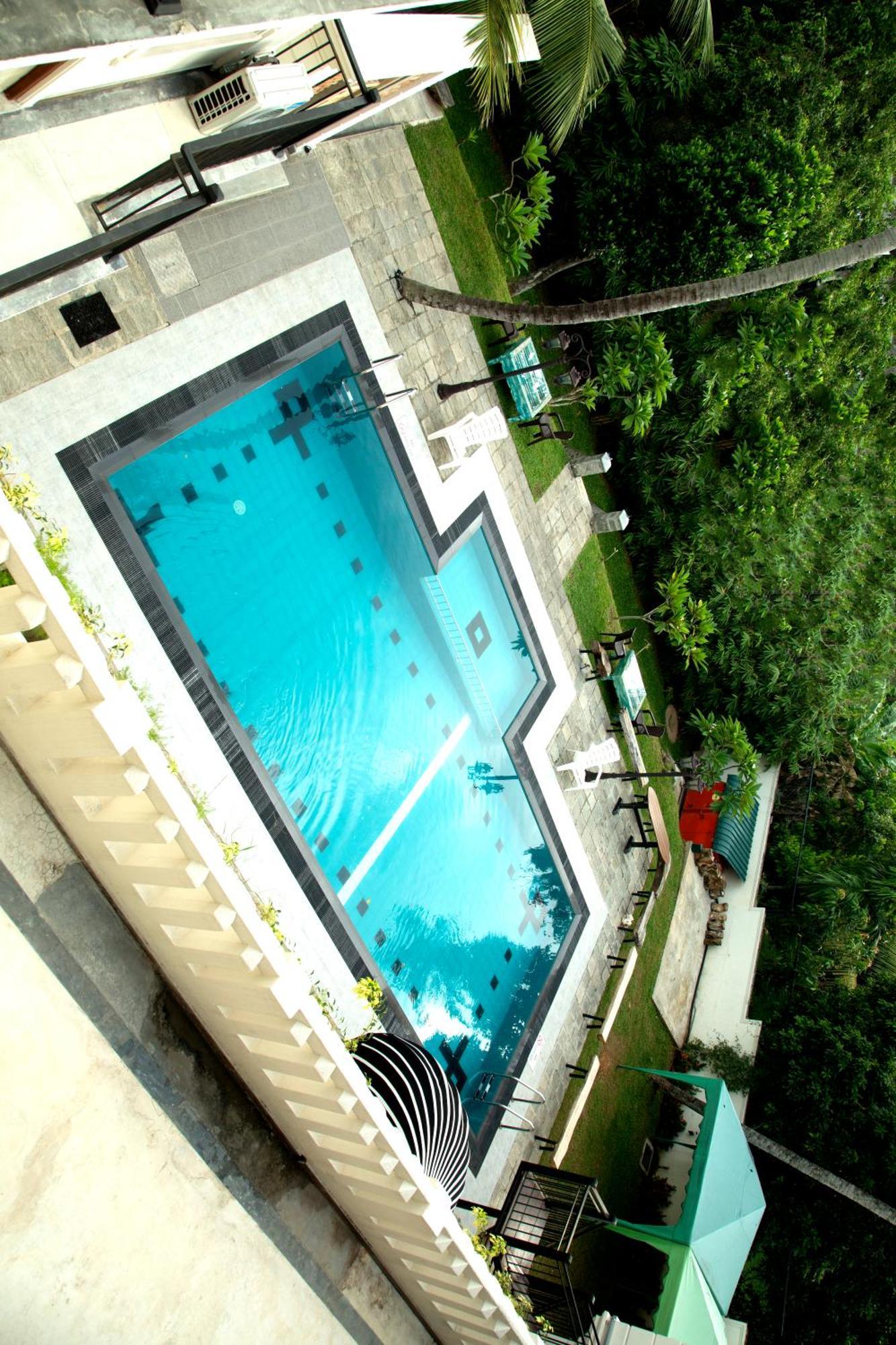 Forever City Hotel Kiribathgoda Exterior foto